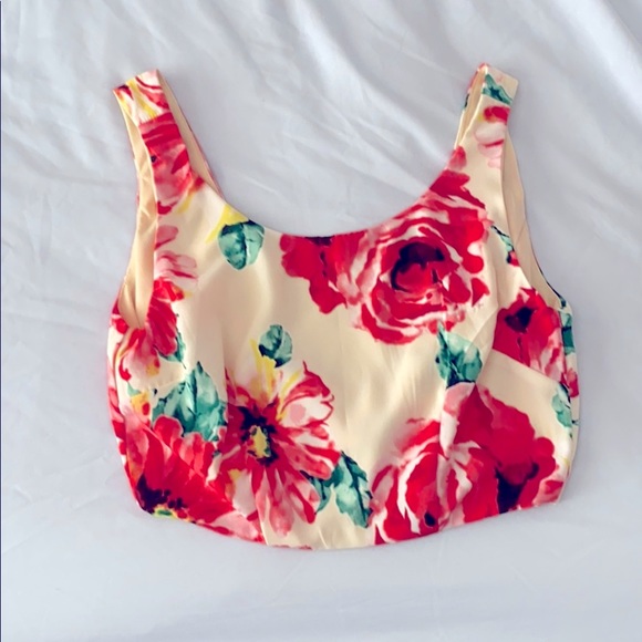 Guess Tops - Guess Floral crop top